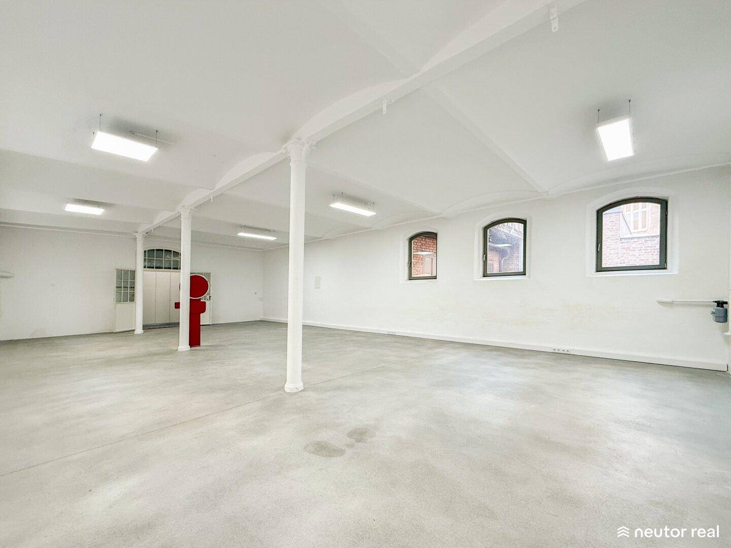 INDUSTRIAL STYLE ATELIER STUDIO - CHARMANTES BACKSTEINHAUS - EINZIGARTIGER RAUM FÜR KREATIVITÄT - DIREKT AN DER LINKEN WIENZEILE - U4/U6 - Aanzicht 3