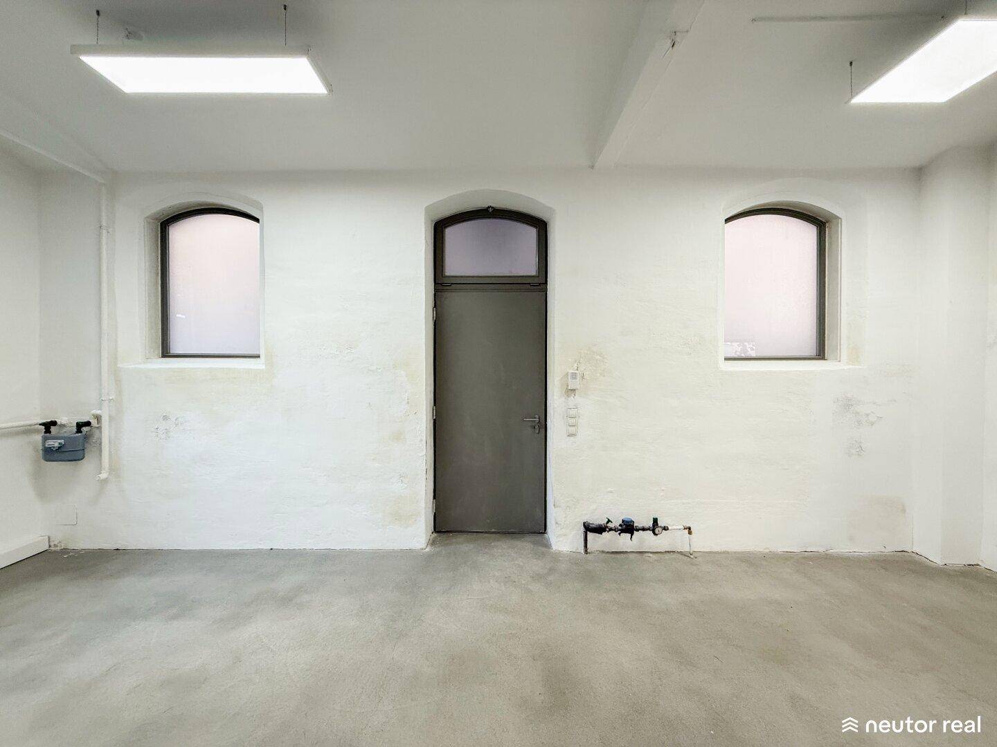 INDUSTRIAL STYLE ATELIER STUDIO - CHARMANTES BACKSTEINHAUS - EINZIGARTIGER RAUM FÜR KREATIVITÄT - DIREKT AN DER LINKEN WIENZEILE - U4/U6 - Aanzicht 2