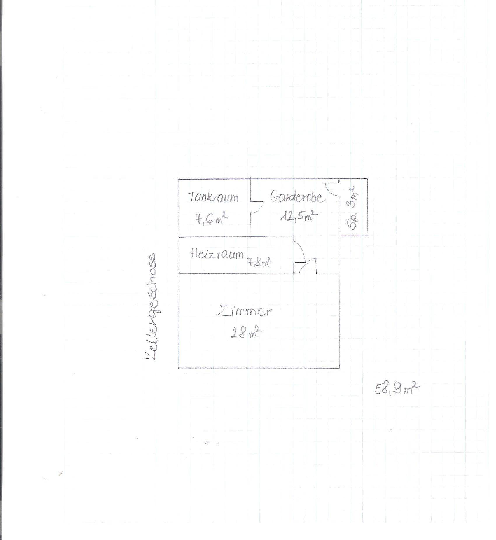 Handgezeichneter Grundriss des Kellergeschosses mit Tankraum, Heizraum und weiterem Zimmer.