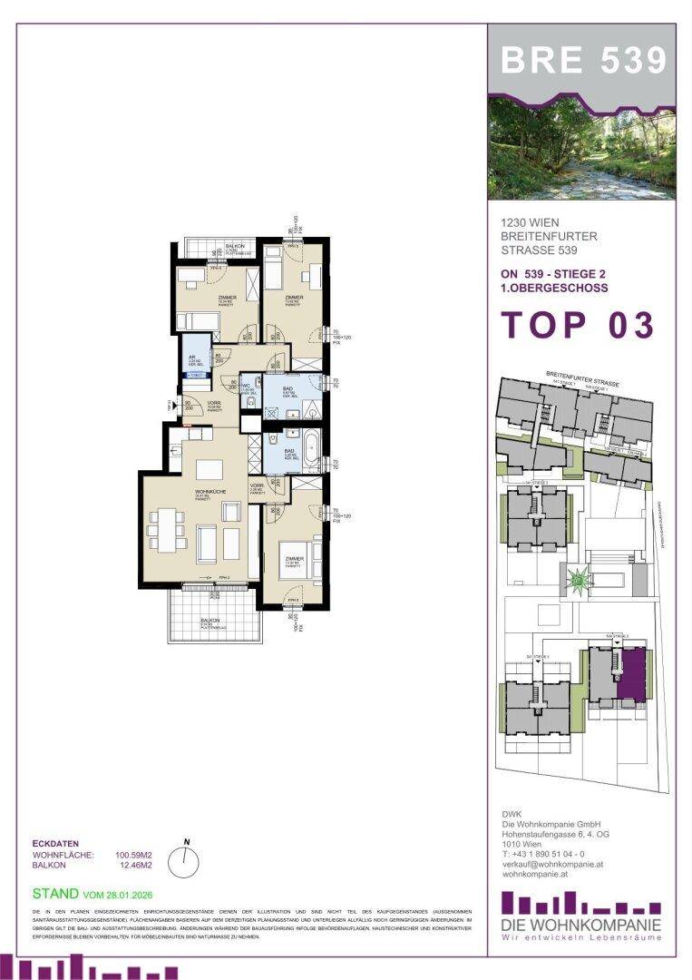 Grundriss der Wohnung TOP 03 im 1. Obergeschoss mit offenem Wohnbereich, zwei Bädern und Balkon.