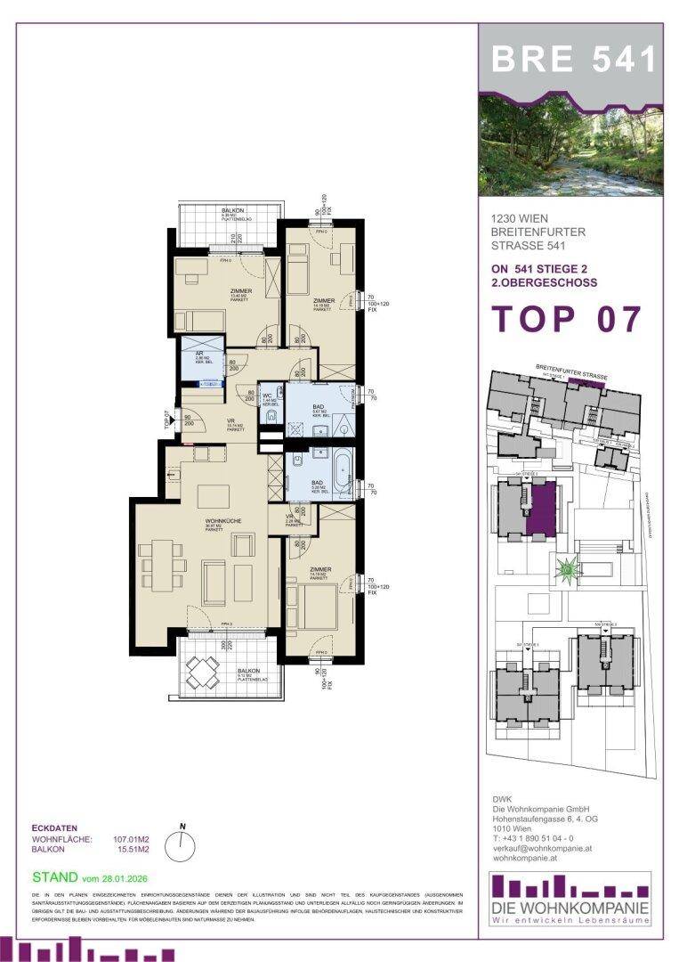 Grundriss einer Wohnung mit mehreren Zimmern, zwei Bädern, Balkonen und einem offenen Wohnbereich.
