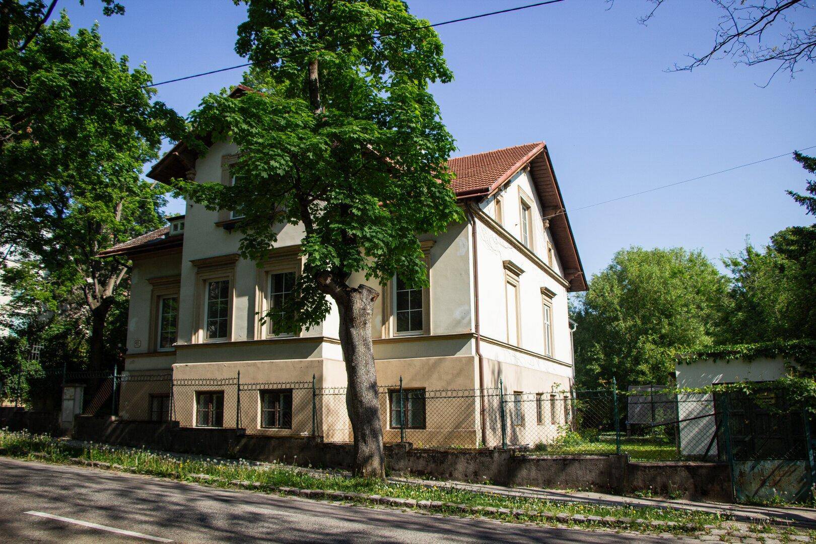 Villa Roncali - Bestandsfreie Zinsvilla in Bestlage des Währinger Cottage mit Entwicklungspotenzial (Teilabbruch möglich) - Ansicht 2