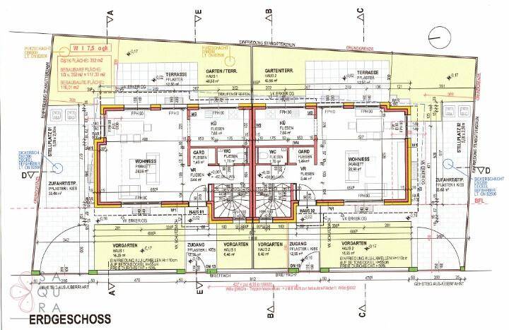 Grundriss des Erdgeschosses mit Wohnbereichen, Terrassen und Gärten.