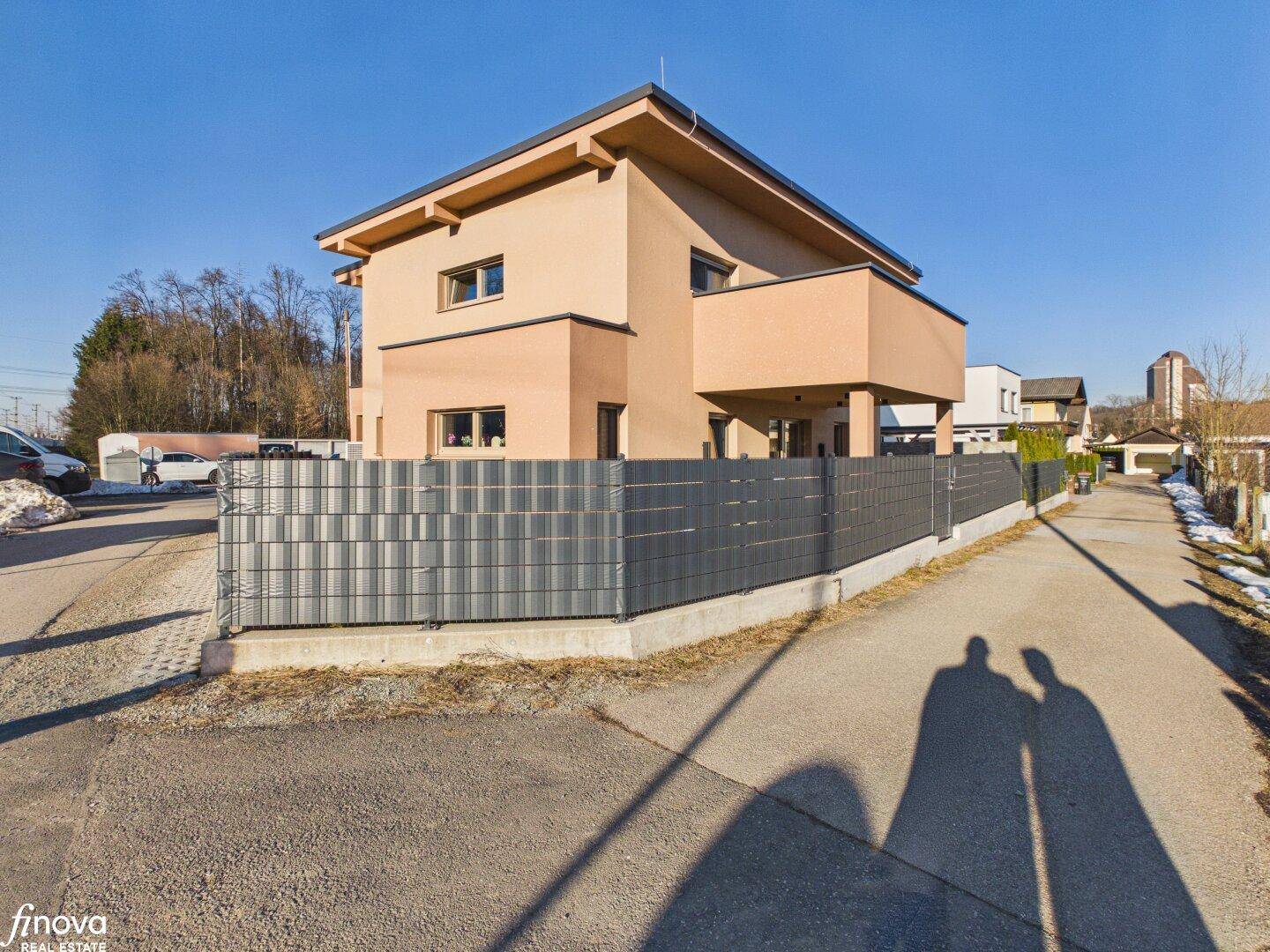 Modernes Einfamilienhaus mit Garten, Doppelcarport &amp; großzügigem Raumkonzept!! - Widok 2