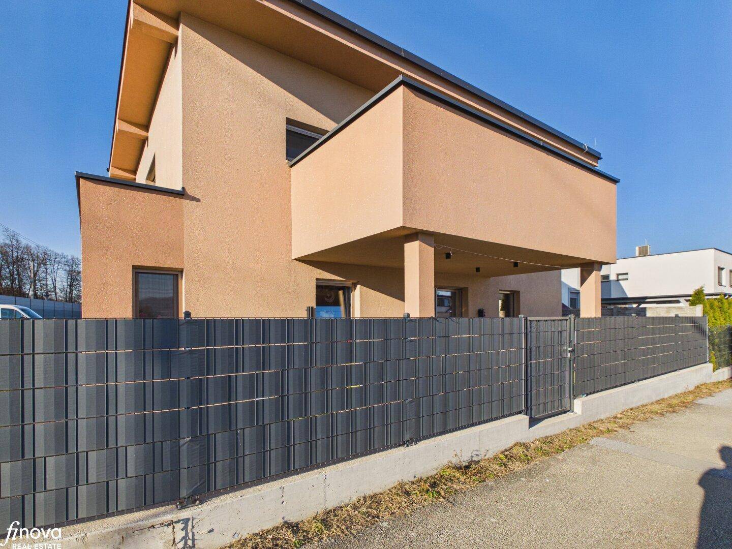 Modernes Einfamilienhaus mit Garten, Doppelcarport &amp; großzügigem Raumkonzept!! - Widok 4