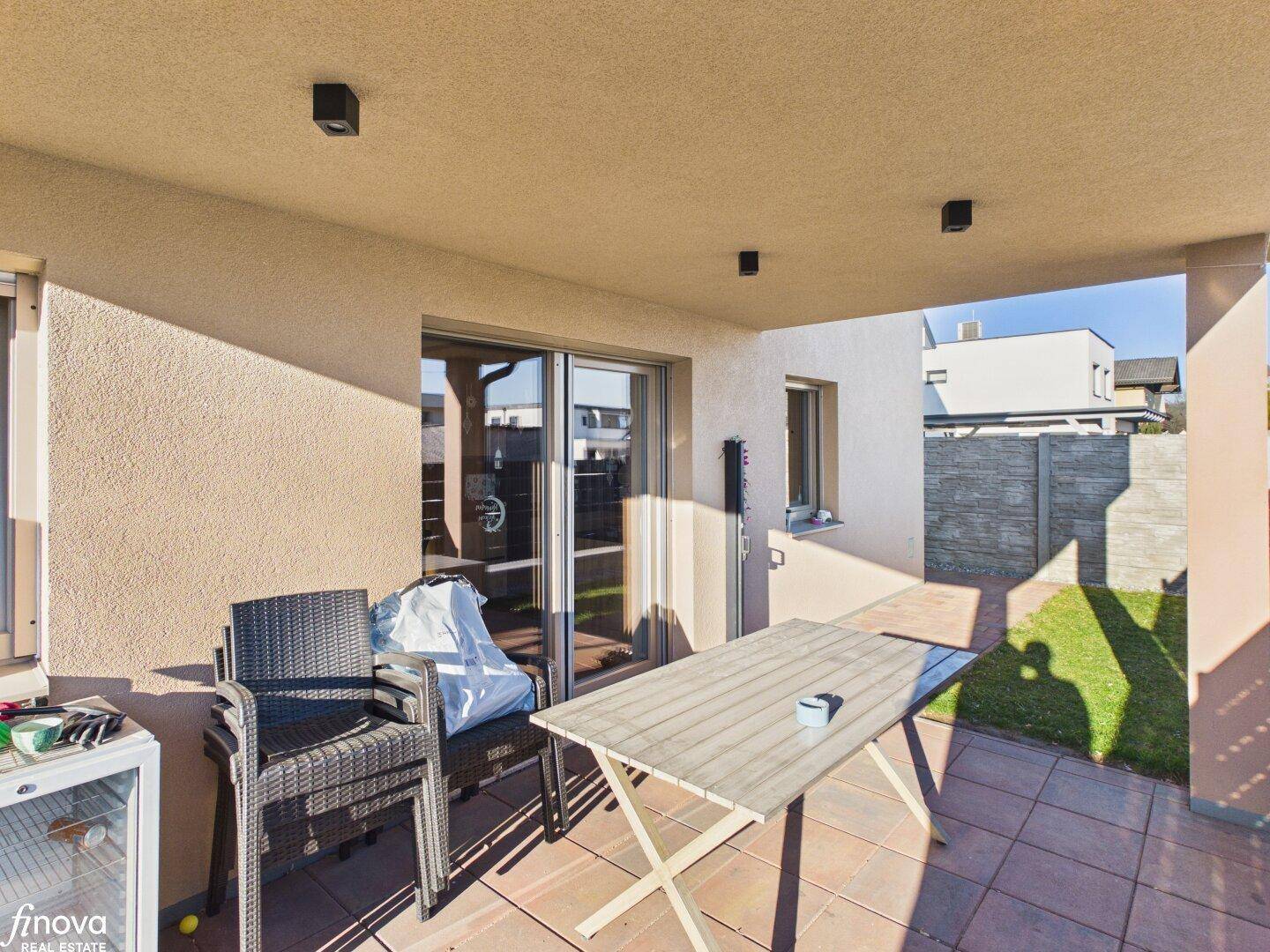 Modernes Einfamilienhaus mit Garten, Doppelcarport &amp; großzügigem Raumkonzept!! - Widok 6