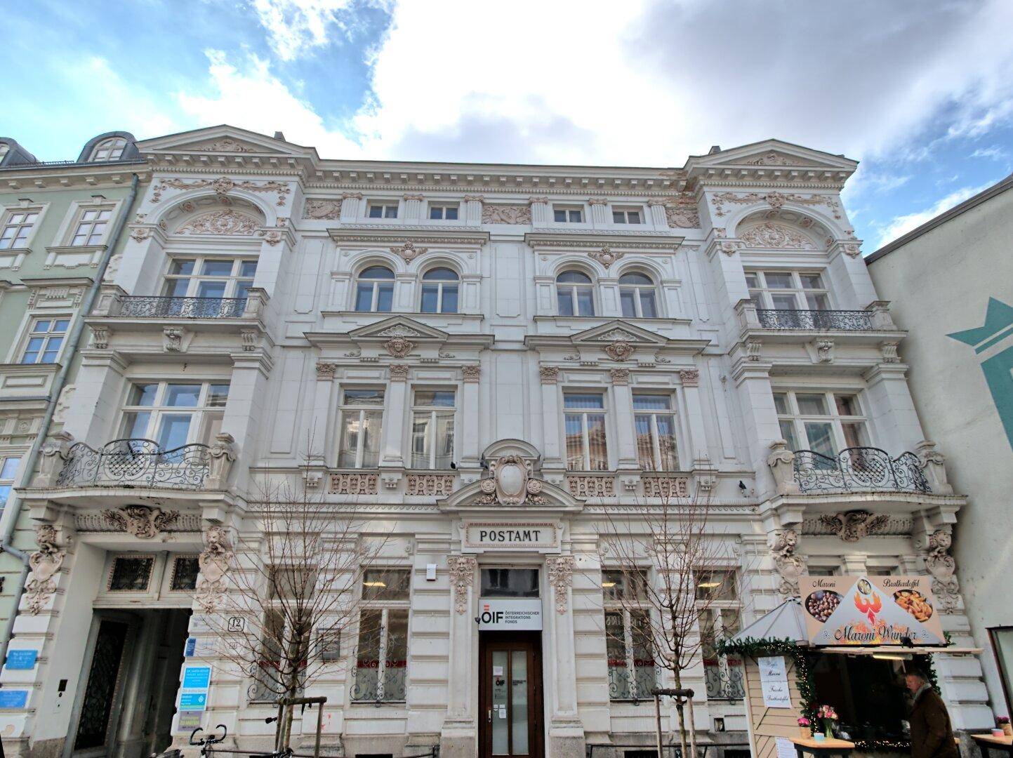 Straßenansicht Gebäude