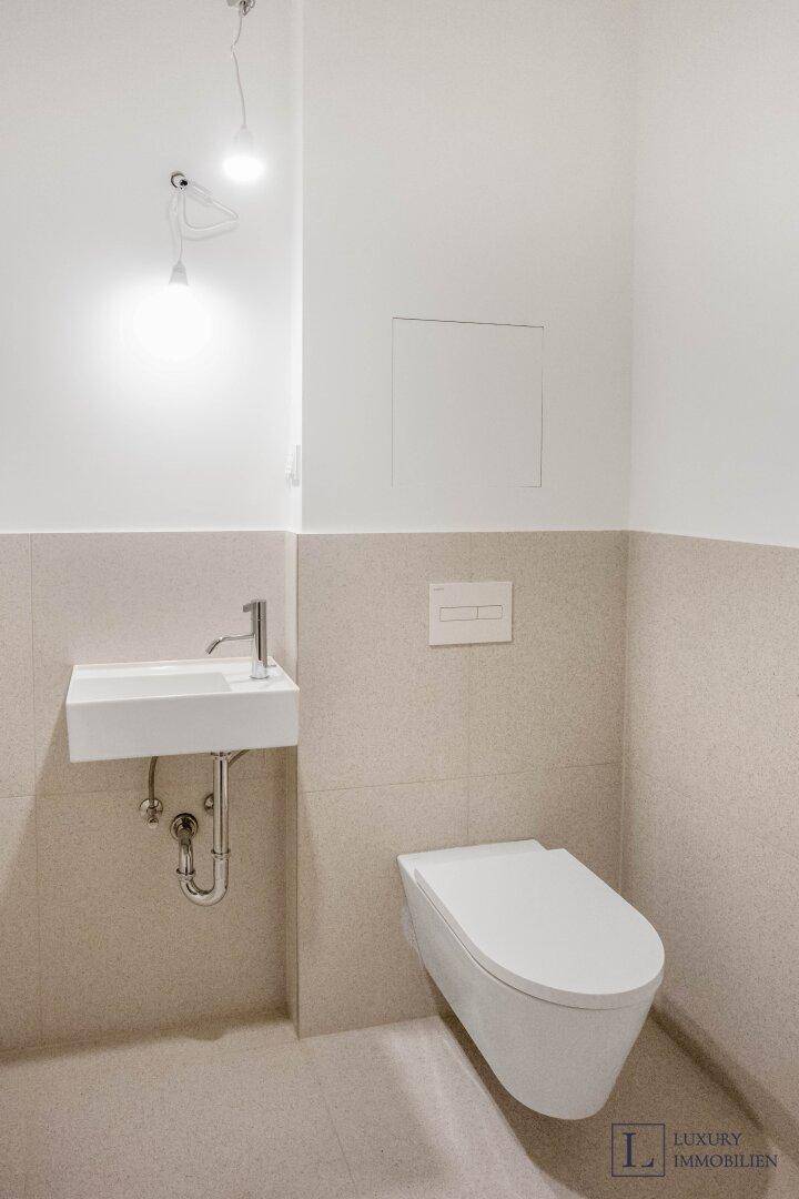 Stilvolle 2-Zimmer-Wohnung im charmanten Altbau zur Miete – další