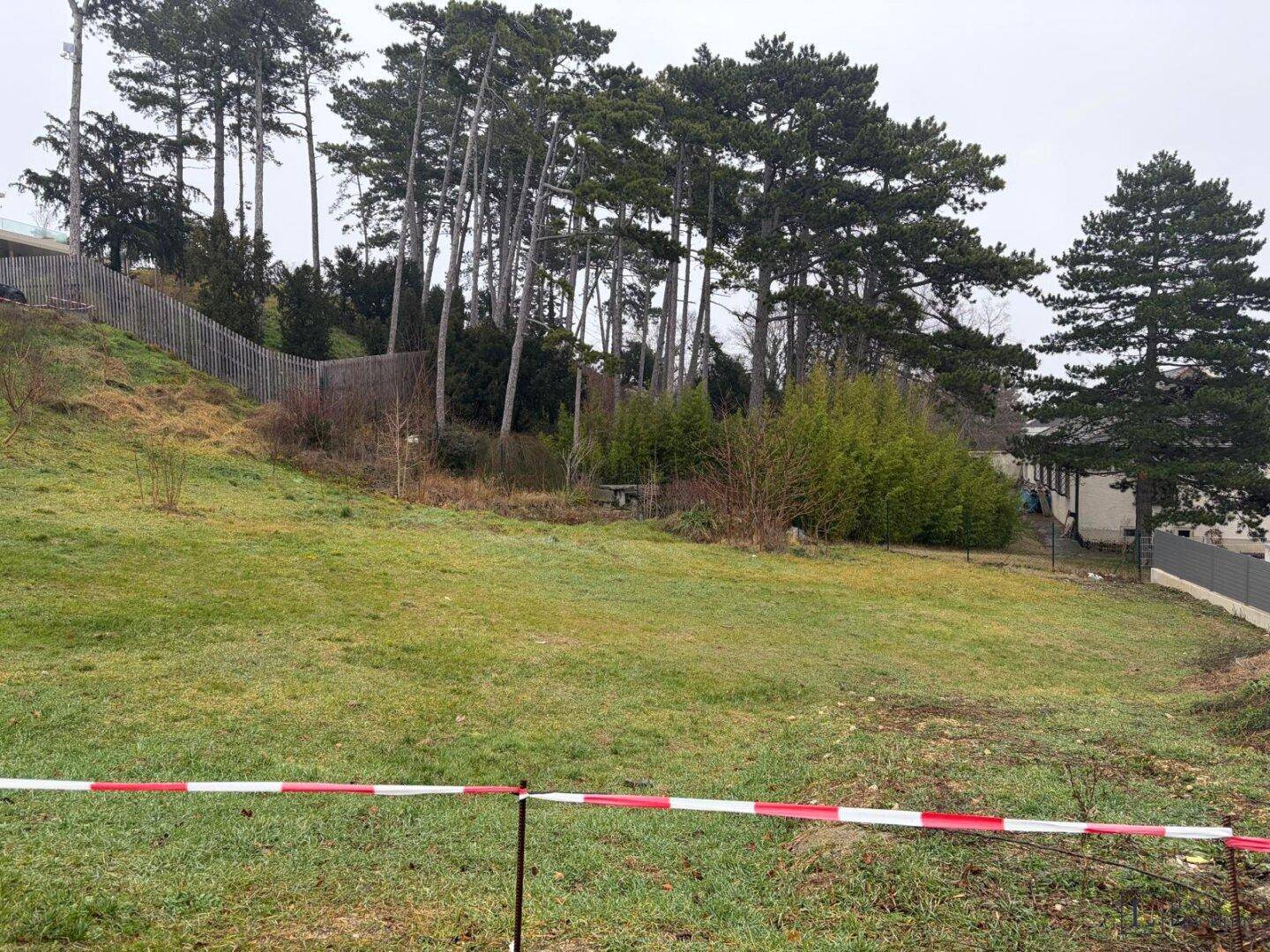 Exklusives Baugrundstück mit genehmigtem Villenprojekt in Perchtoldsdorf - Mehr