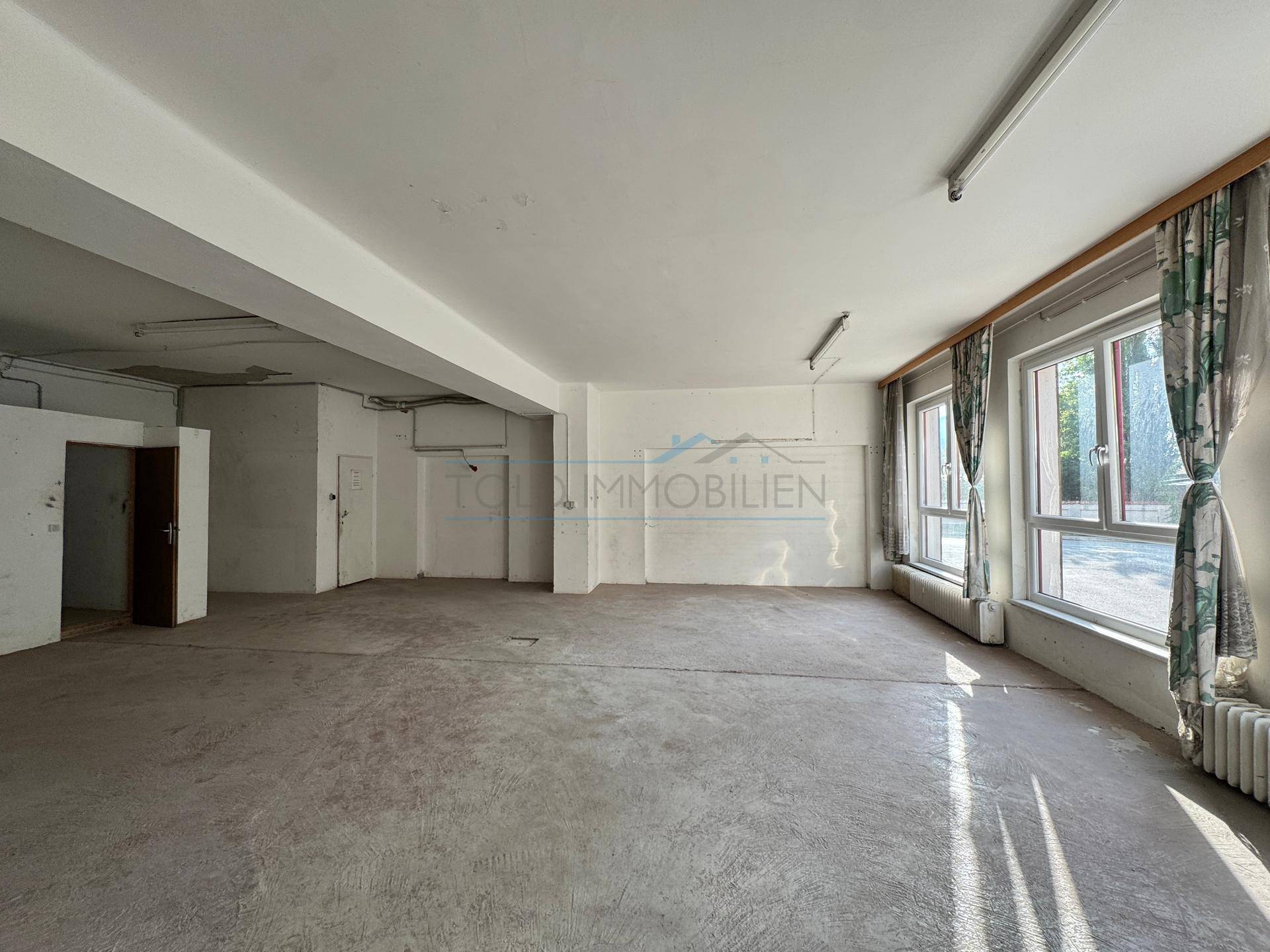 Lagerflächen / Verkaufsflächen / Büro direkt neben der B100 – pohled 2