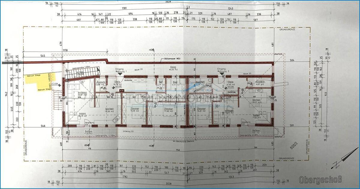 Grundriss des Obergeschosses mit Aufteilung in mehrere Wohnräume und Schlafzimmer.