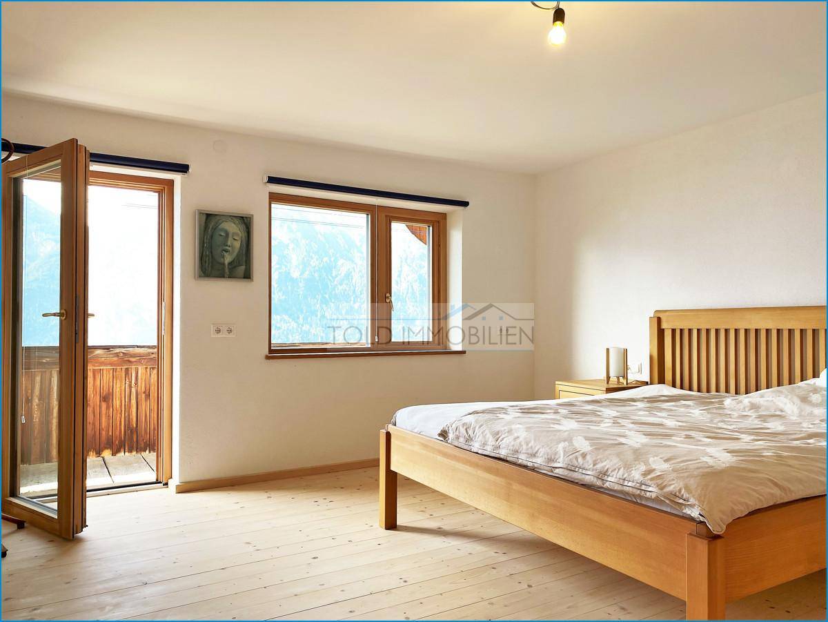 Schlafzimmer DG mit Südbalkon