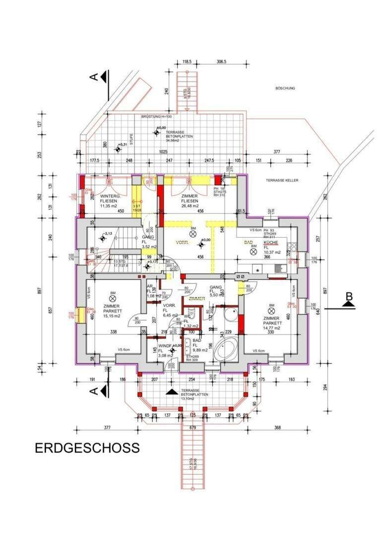 Grundriss des Erdgeschosses mit Terrasse, Wintergarten und mehreren Zimmern.