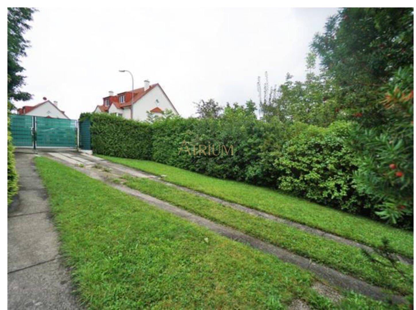 Grundstück