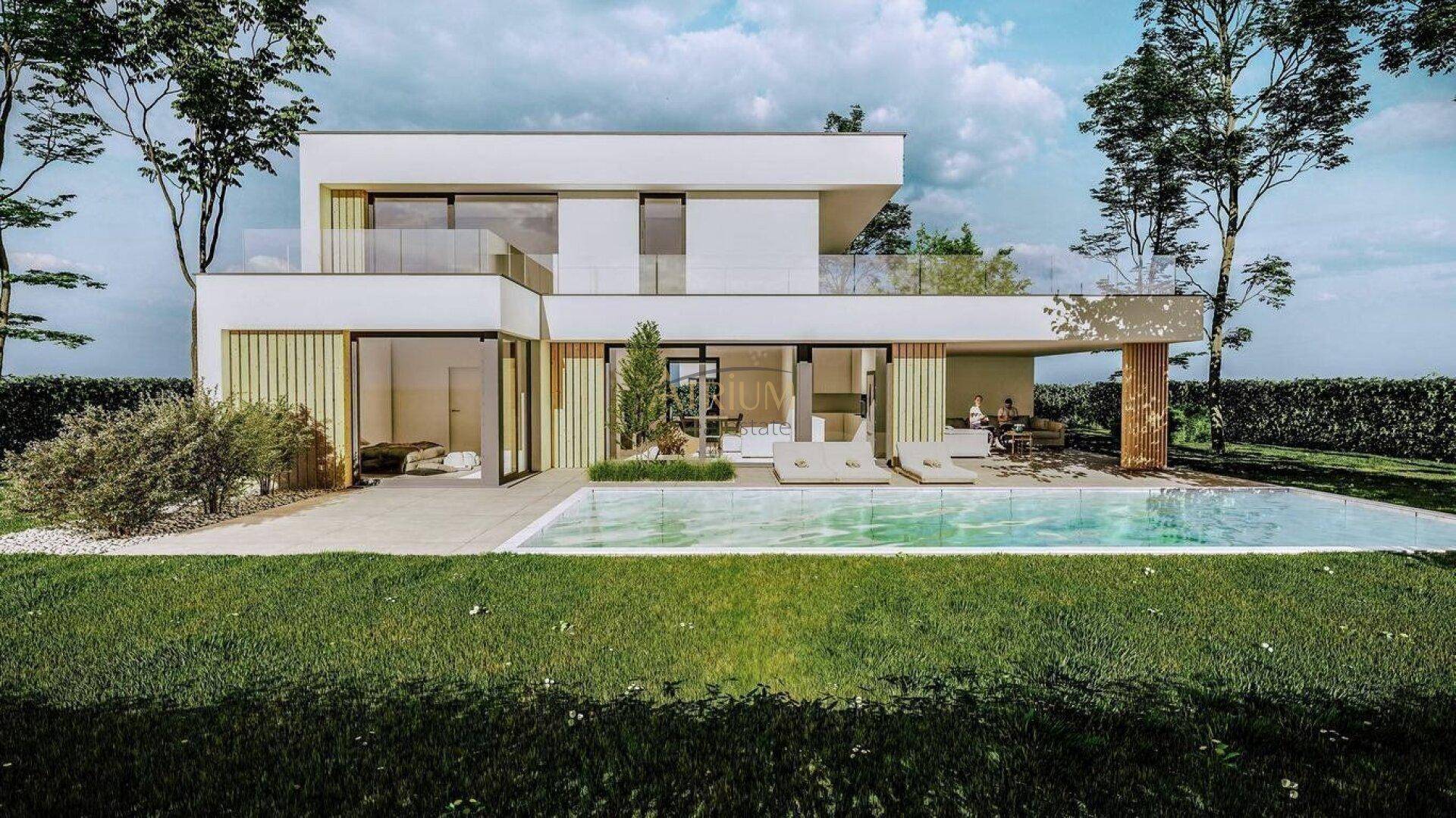 Weitläufige Gartenansicht der modernen Villa mit großem Pool und überdachtem Sitzbereich.