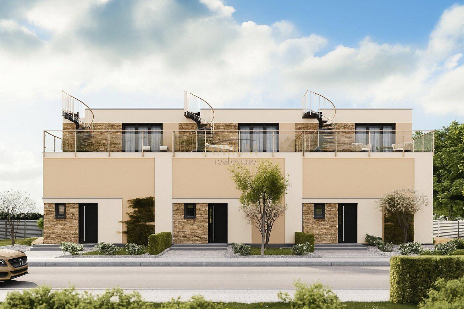 Ansicht der modernen Reihenhäuser mit Balkonen und Dachterrassen mit Wendeltreppen.