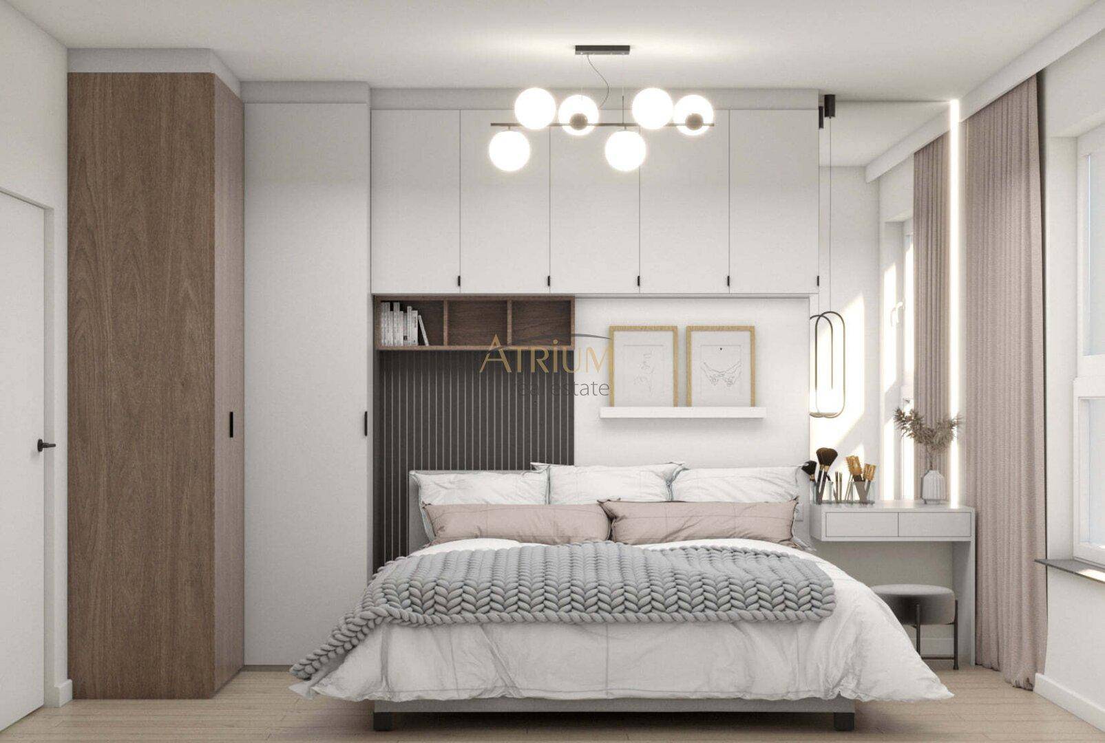 Gemütliches Schlafzimmer mit Einbauschränken, hellem Dekor und integriertem Schminktisch.