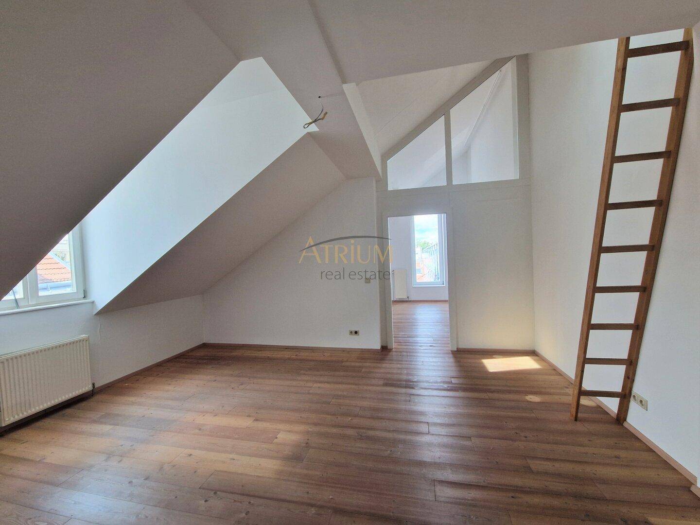 Helle Altbau-Dachgeschosswohnung mit 65 m² in Bestlage des 4. Bezirks - Ansicht 2