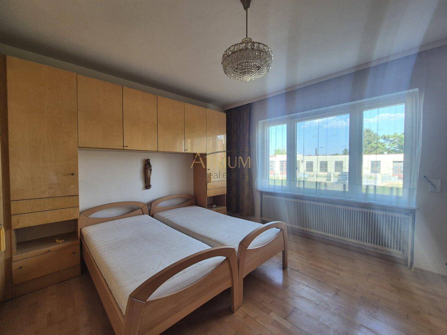 Großzügiges Einfamilienhaus mit Garten, Garage &amp; 11 Zimmern in Mannersdorf! - Ansicht 5