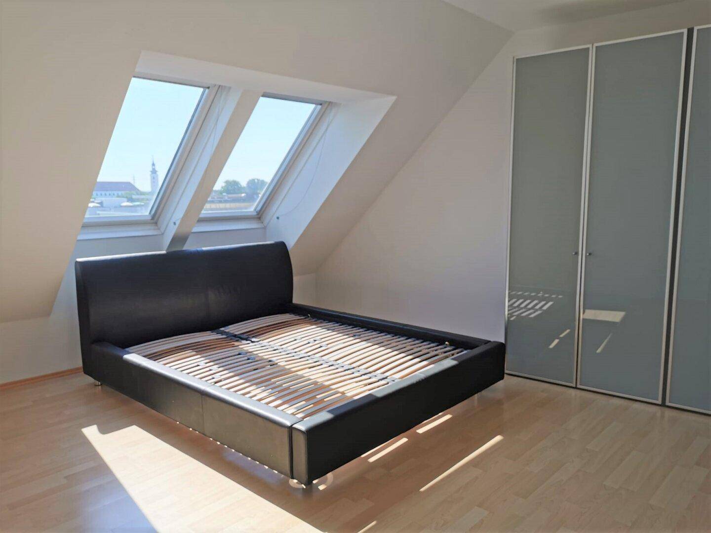 Schlafzimmer 1