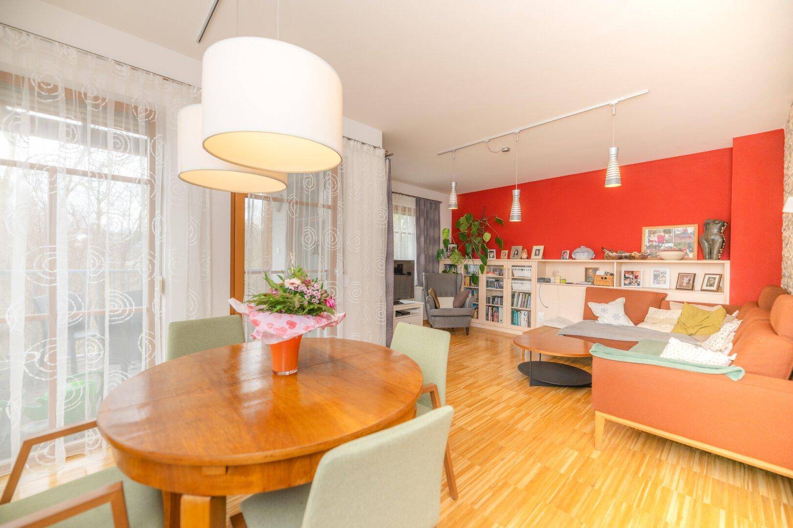 Großes, fast neues Haus in Berndorf mit schönem Fernblick - Ansicht 3