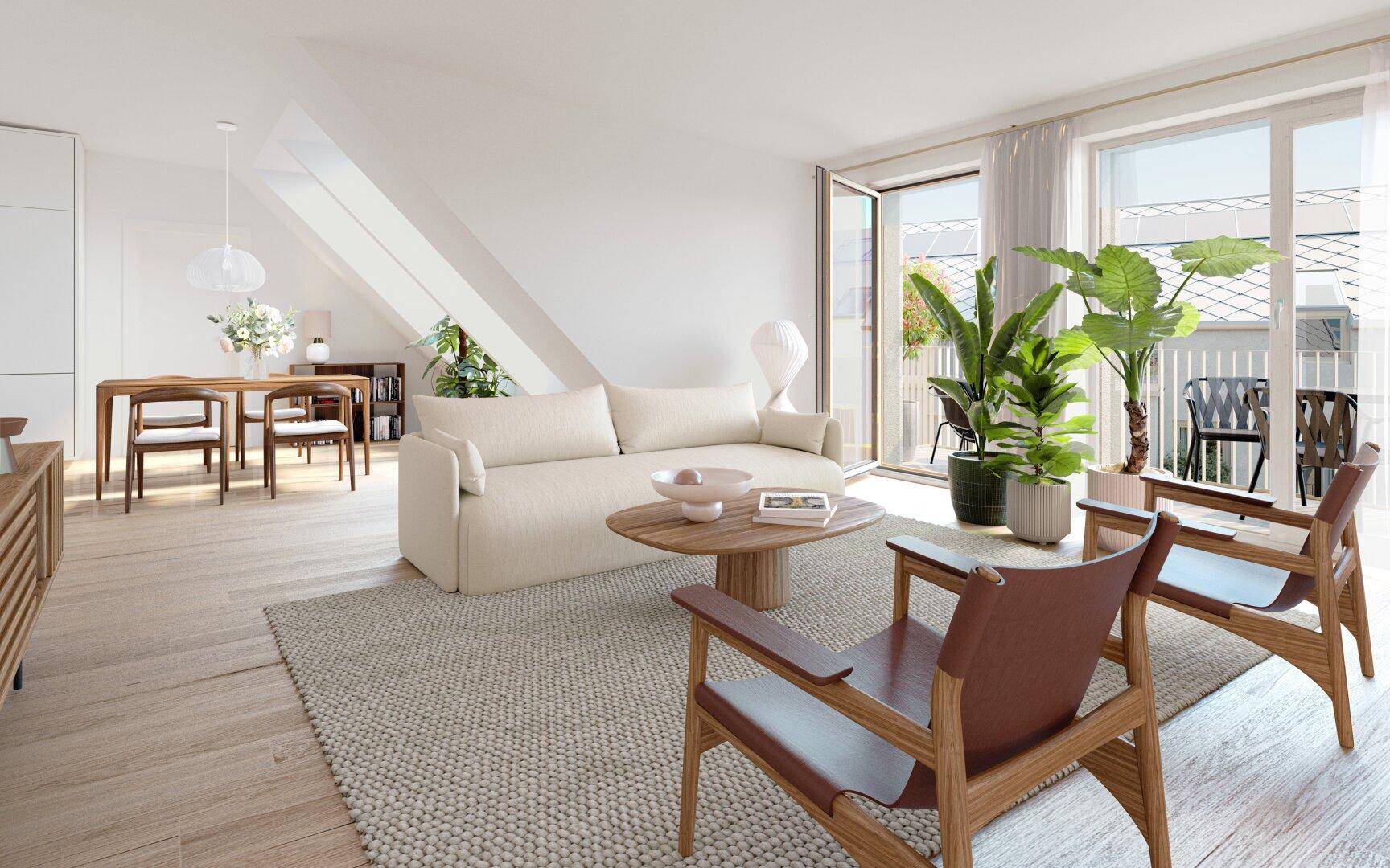 Heller Wohn- und Essbereich mit Dachschräge, Holzboden und Zugang zu einem Balkon.