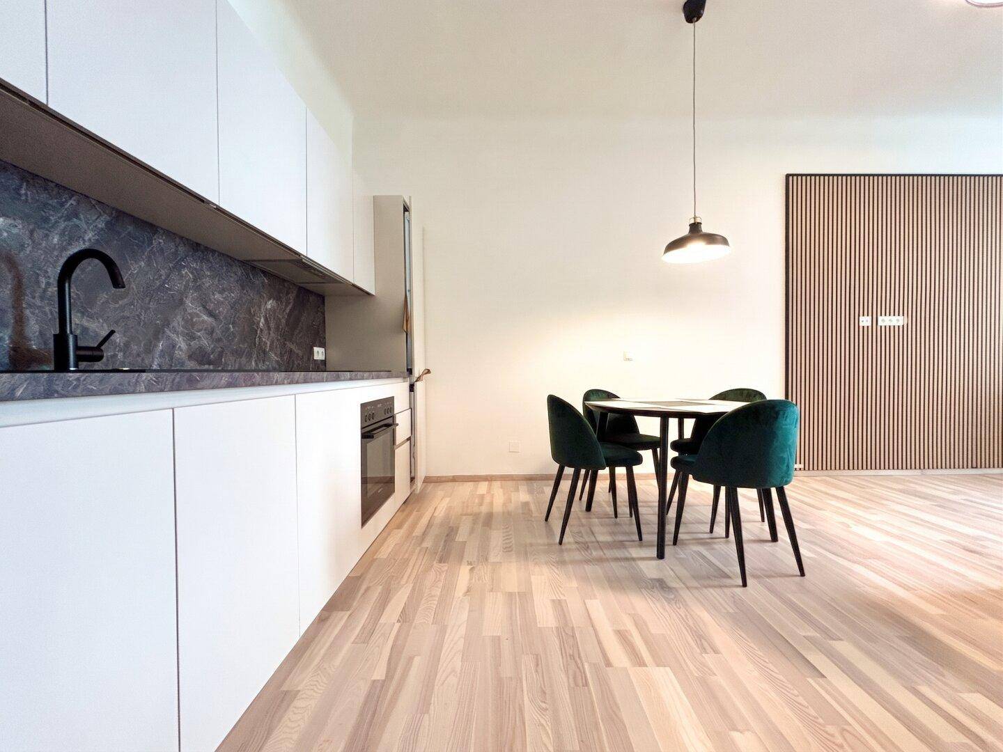 Möbliert + saniert I Pendler, Expats, Projektarbeiter! I U1 und 13A direkt vorm Haus - Hofruhelage - Top-Infrastruktur - Hauptbahnhof – pohled 4