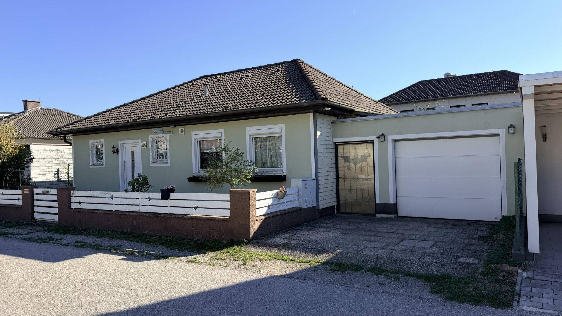 Außenansicht Garage