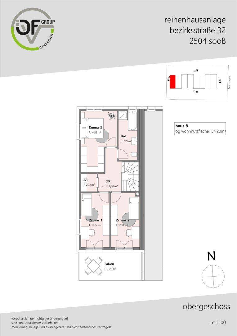 Grundriss des Obergeschosses von Haus 8 mit drei Schlafzimmern, Bad und Balkon.