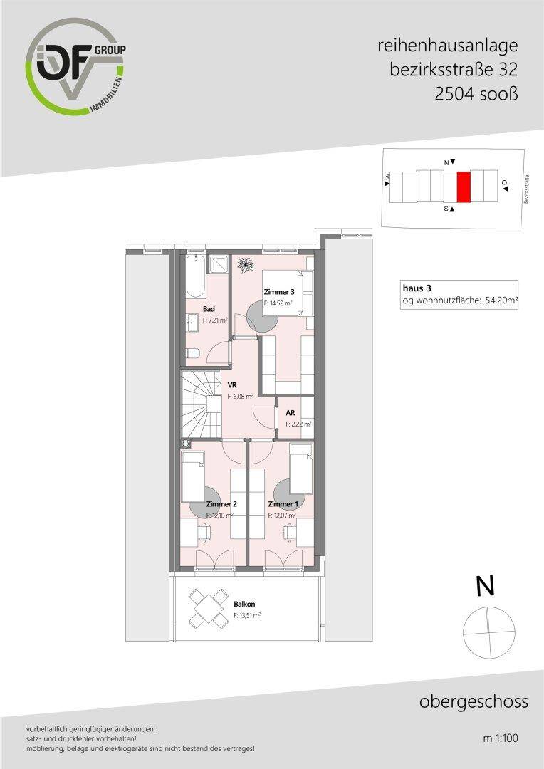 Grundriss des Obergeschosses von Haus 3 mit drei Schlafzimmern, Bad und Balkon.
