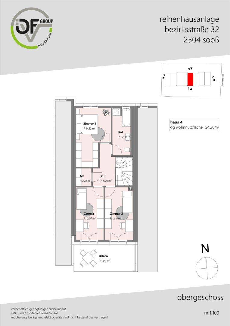 Grundriss des Obergeschosses von Haus 4 mit drei Schlafzimmern, Bad und Balkon.