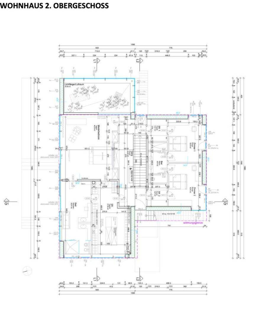 Grundriss des zweiten Obergeschosses mit Schlafzimmern und Bädern, inklusive Balkon.