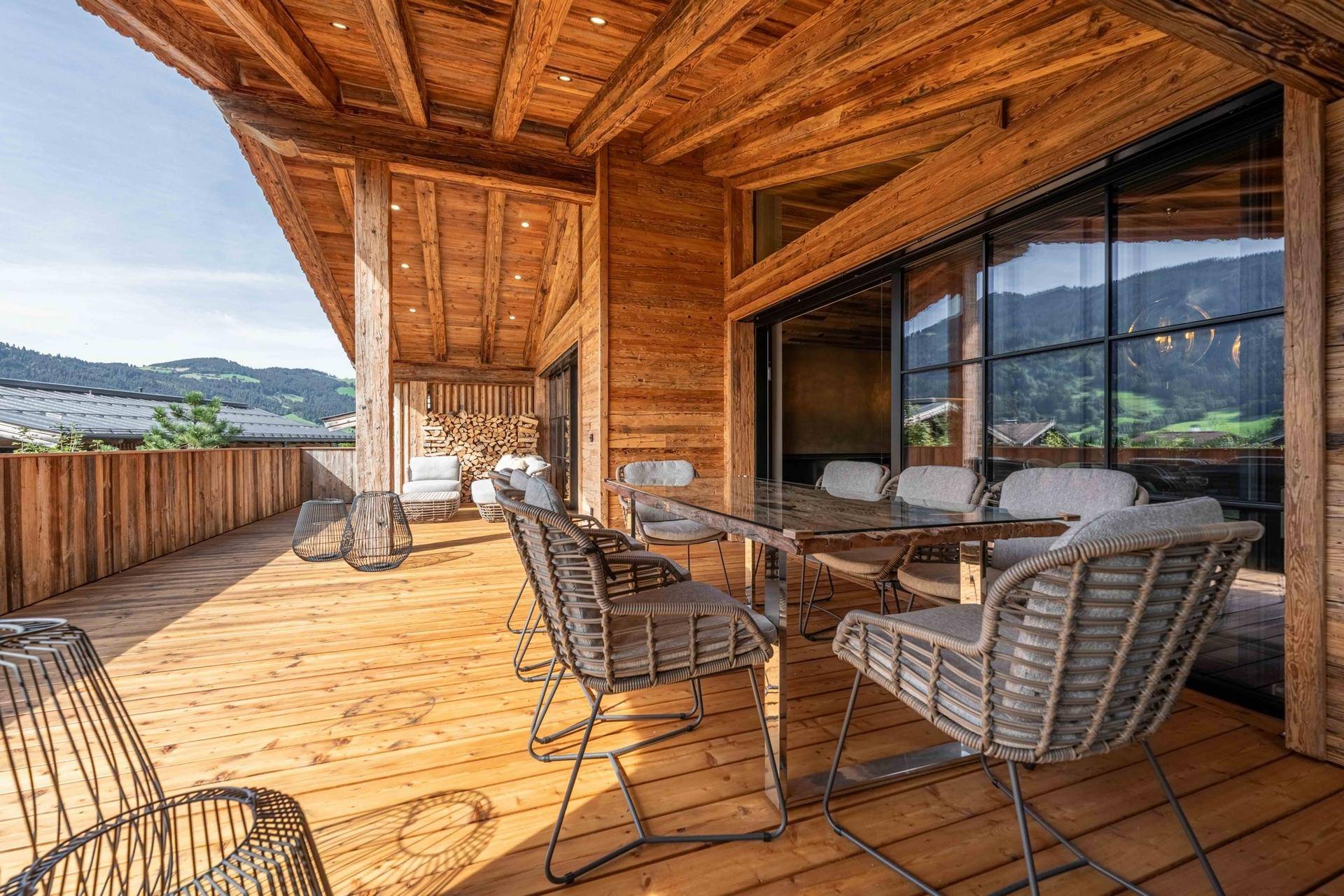 Luxus-Chalet mit Panorama, Spa &amp; Designinterieur - Mehr