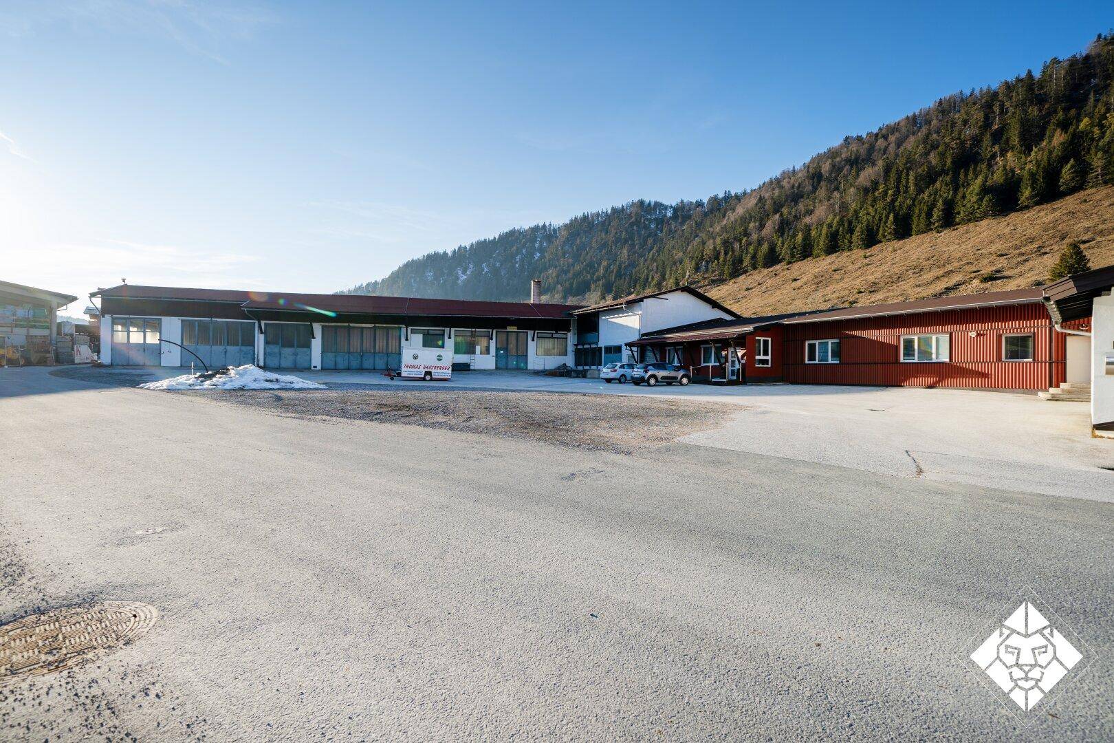 In der Errichtung befindliche Gewerbehallen in Walchsee zu vermieten. - Mehr