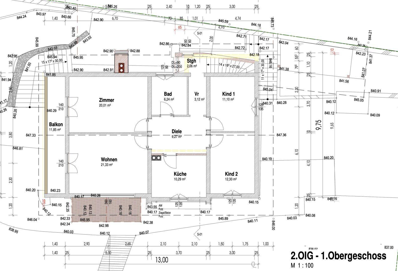 Grundriss des ersten Obergeschosses mit Wohnbereich, Küche, Schlafzimmern und Balkon.