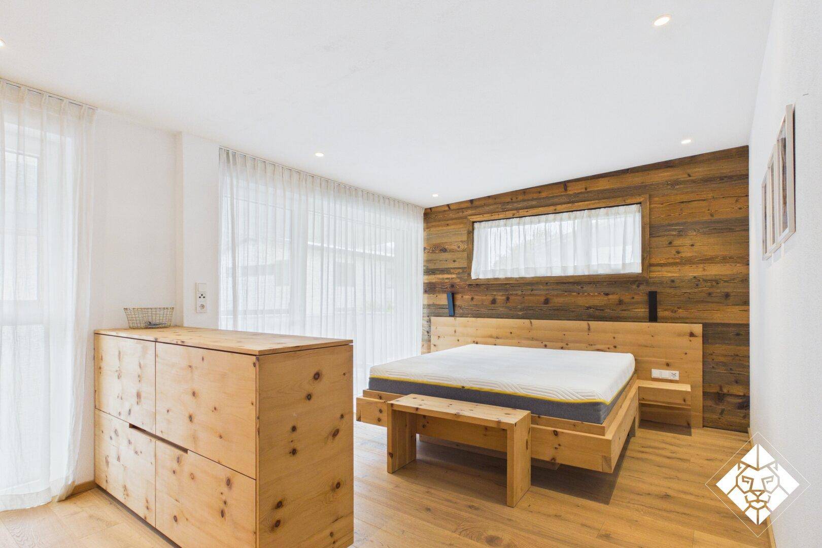 Außergewöhnliches Architektenhaus mit showroomartiger Tiefgarage und repräsentativem Bürobereich in Sistrans – další
