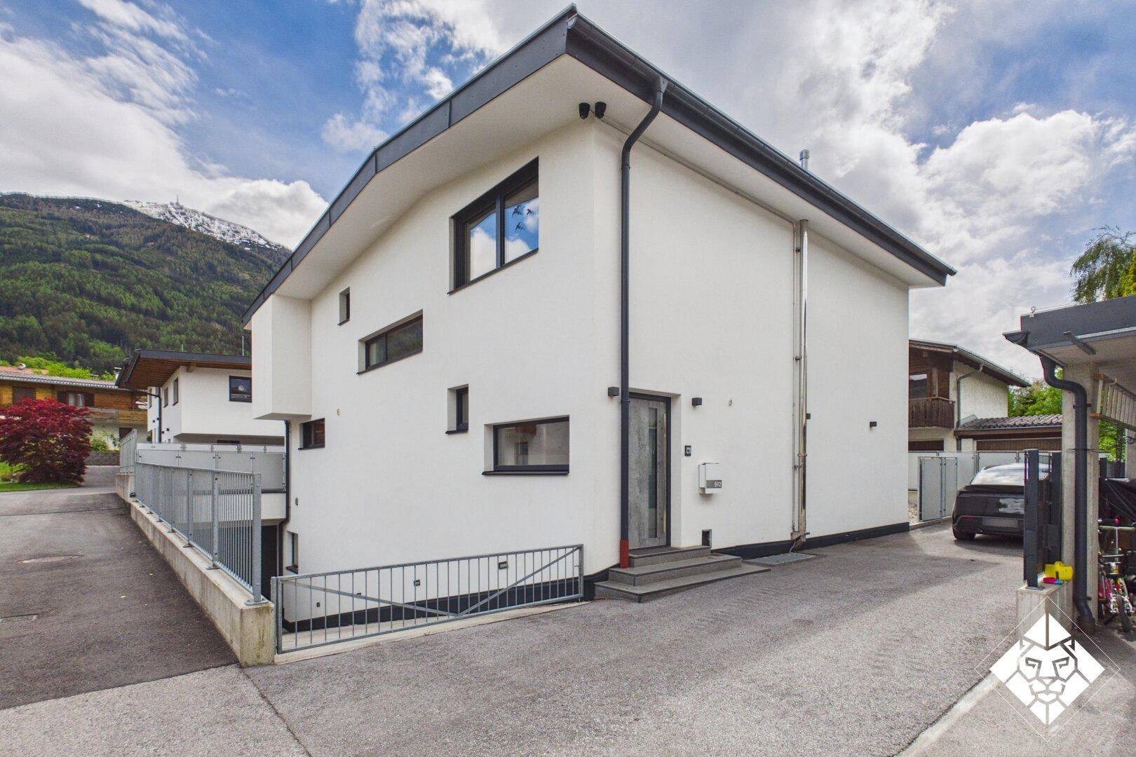 Außergewöhnliches Architektenhaus mit showroomartiger Tiefgarage und repräsentativem Bürobereich in Sistrans – pohled 2