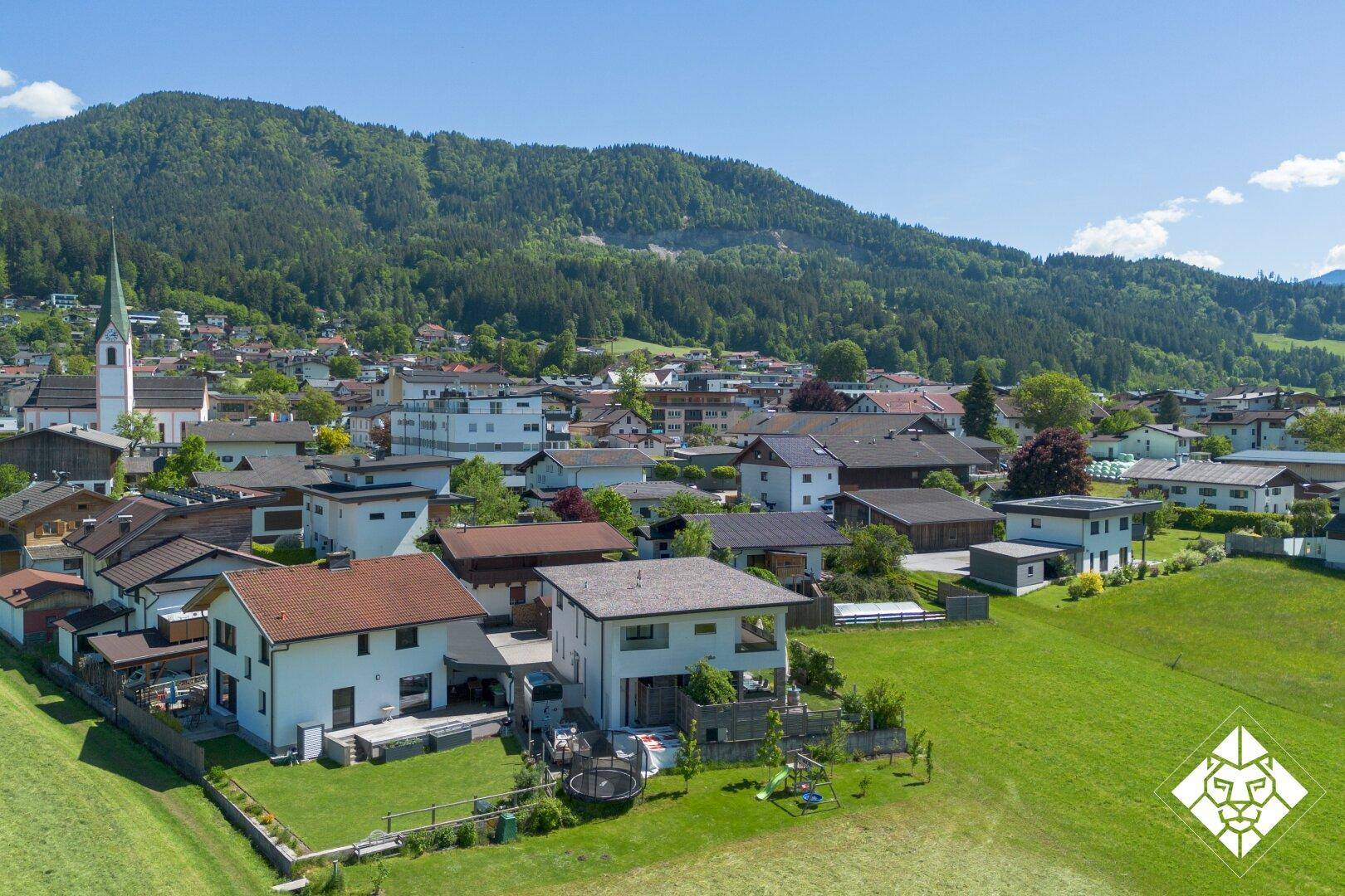 Exklusives Wohnhaus in Bad Häring – Wohnen mit Stil, Komfort und traumhafter Aussicht - Ansicht 2
