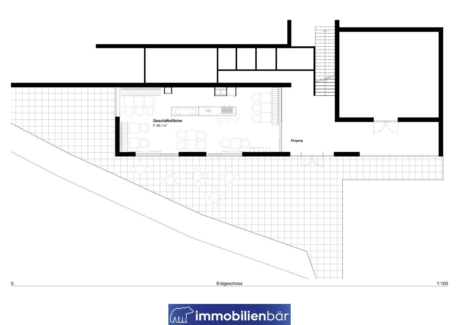 Architektonischer Grundriss einer Geschäftsfläche mit Eingangsbereich und angrenzender Außenfläche.