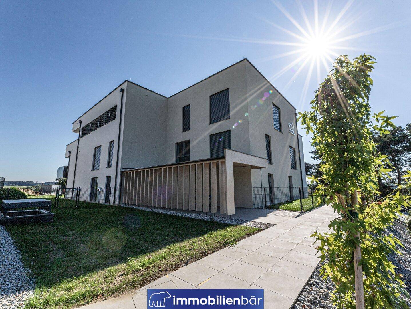 Moderne Traumwohnung in Top-Lage mit Südbalkon und Carport - Ansicht 2