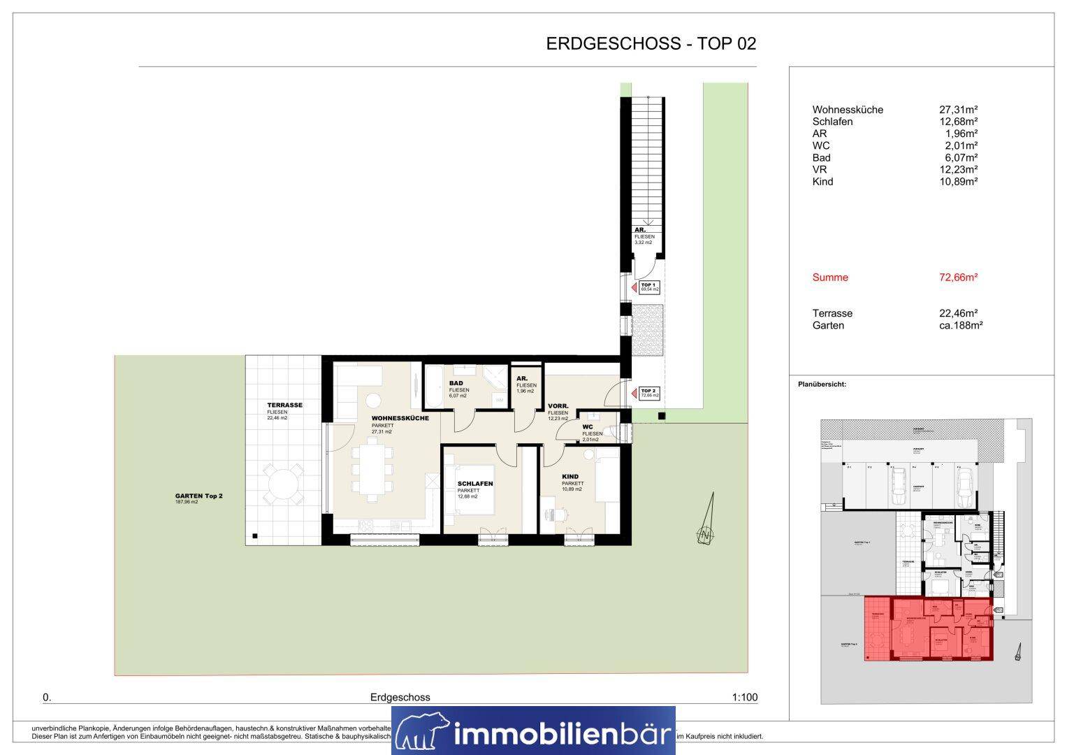 Grundriss des Erdgeschosses mit offener Wohnküche, Schlafzimmer, Kinderzimmer, Bad, separatem WC und großer Terrasse mit Garten.