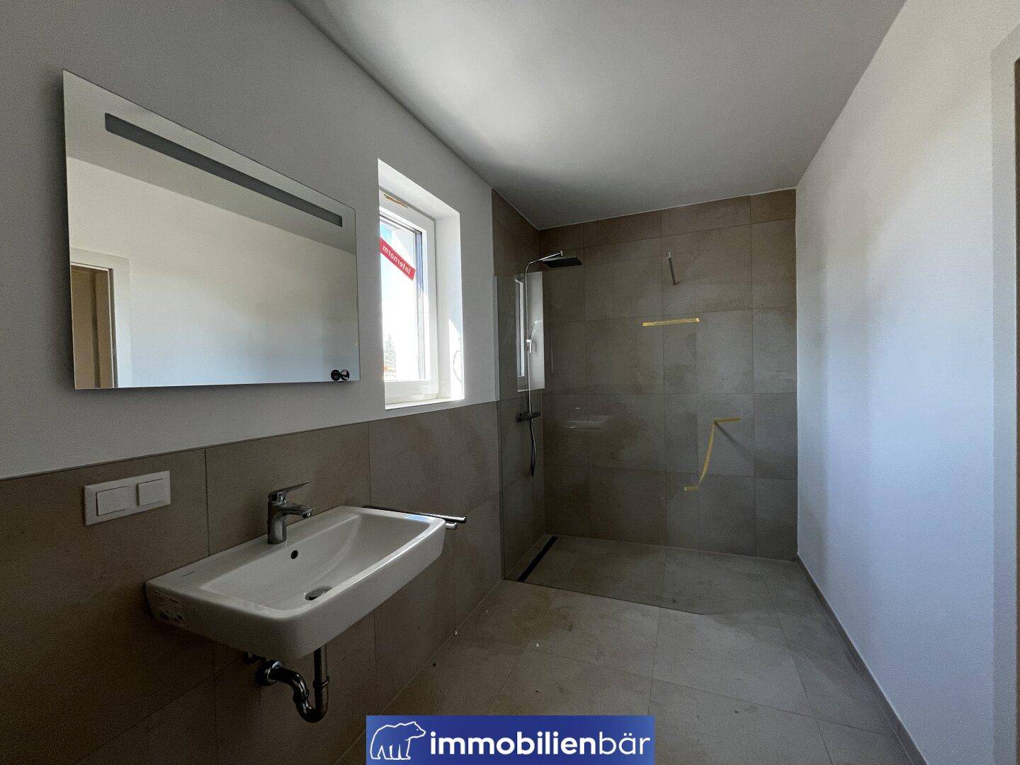 BEZUGSFERTIG - hochwertige 4 Zimmer Wohnung mit Garten - 2 Parkplätze - inkl. Küche - Top 3 - Ansicht 6