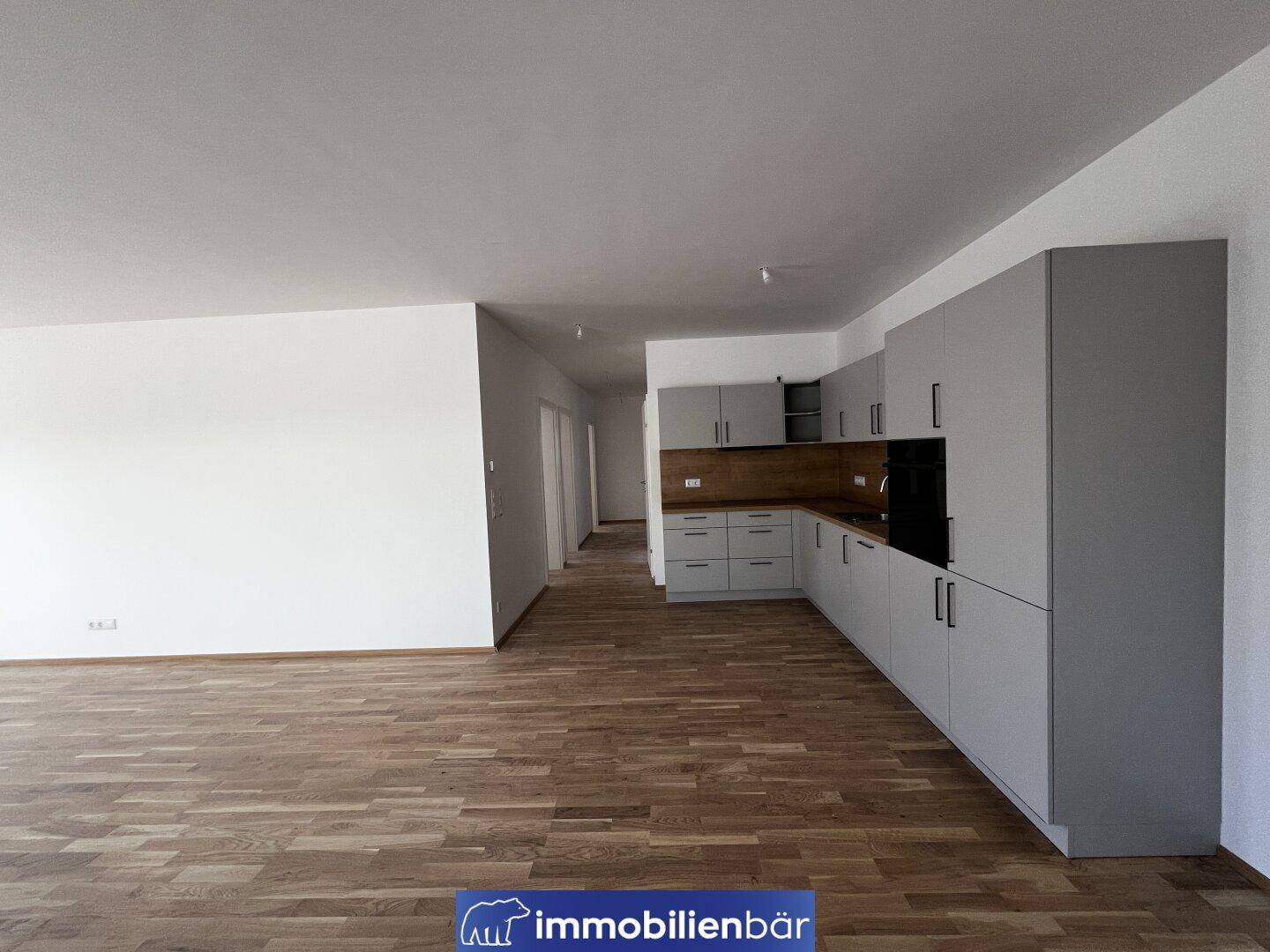 BEZUGSFERTIG - hochwertige 4 Zimmer Wohnung mit Garten - 2 Parkplätze - inkl. Küche - Top 3 - Ansicht 2