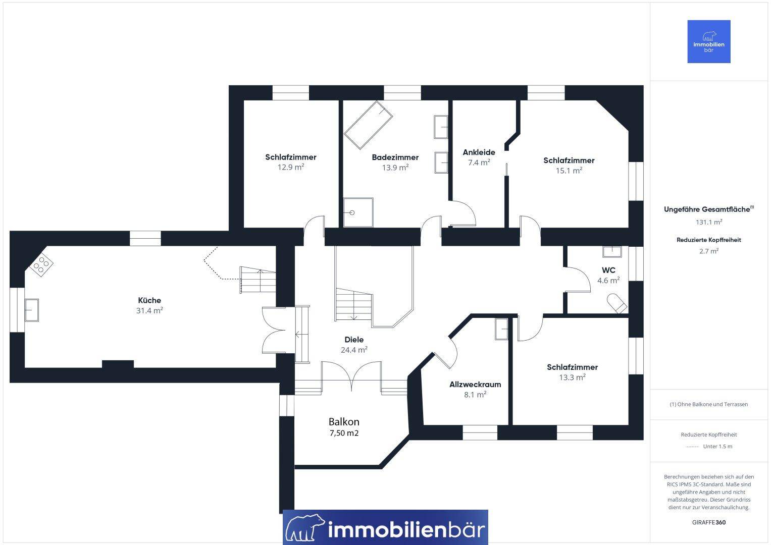Grundriss des Erdgeschosses mit Küche, Schlafzimmern, Badezimmer, WC und Balkon.