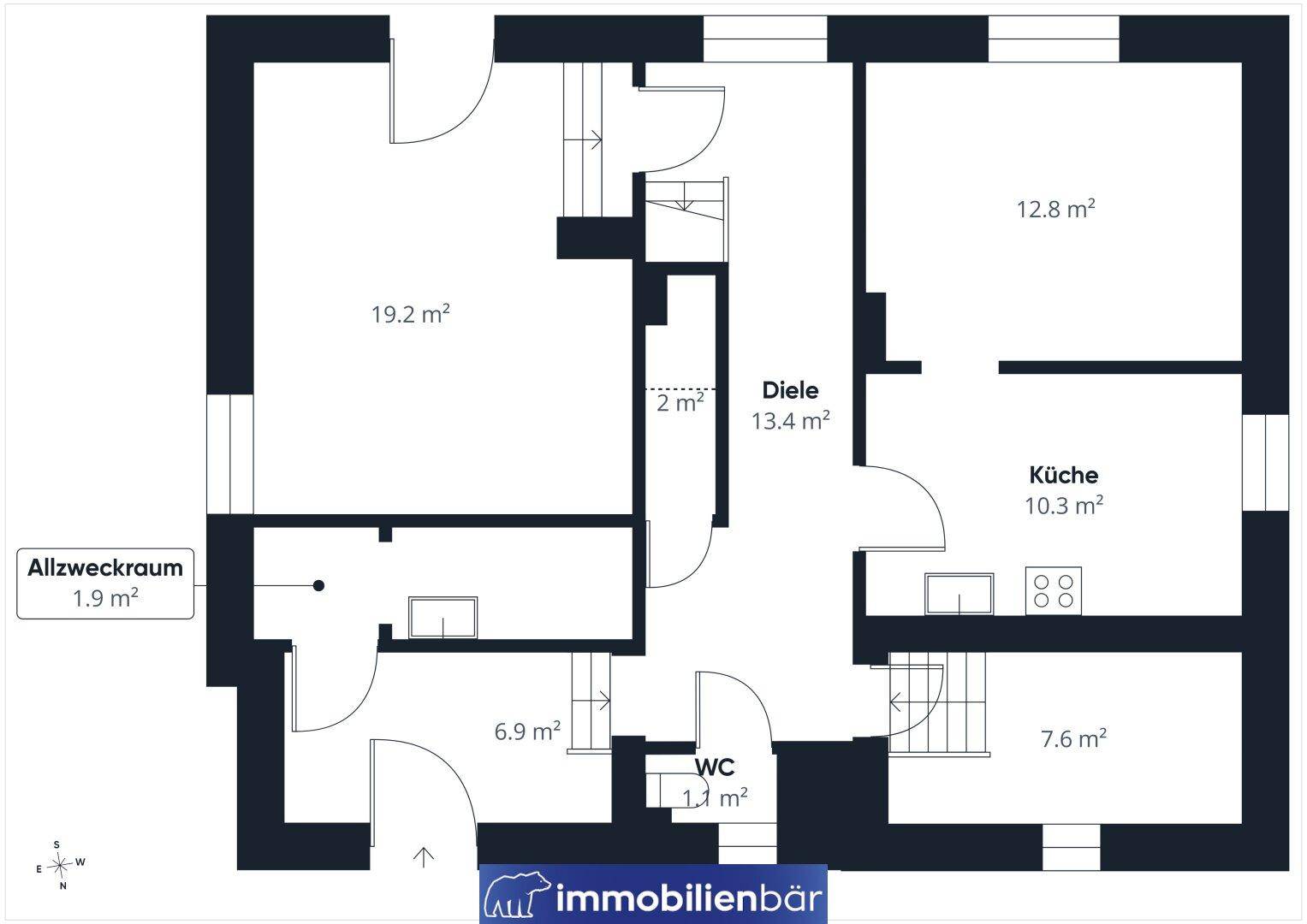 Grundriss des Erdgeschosses mit Küche, Diele, WC und weiteren Räumen.