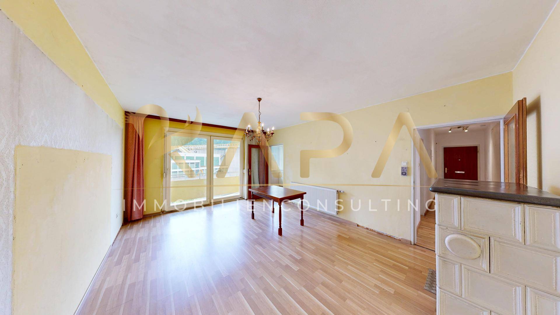 Wohnzimmer mit Süd-Loggia