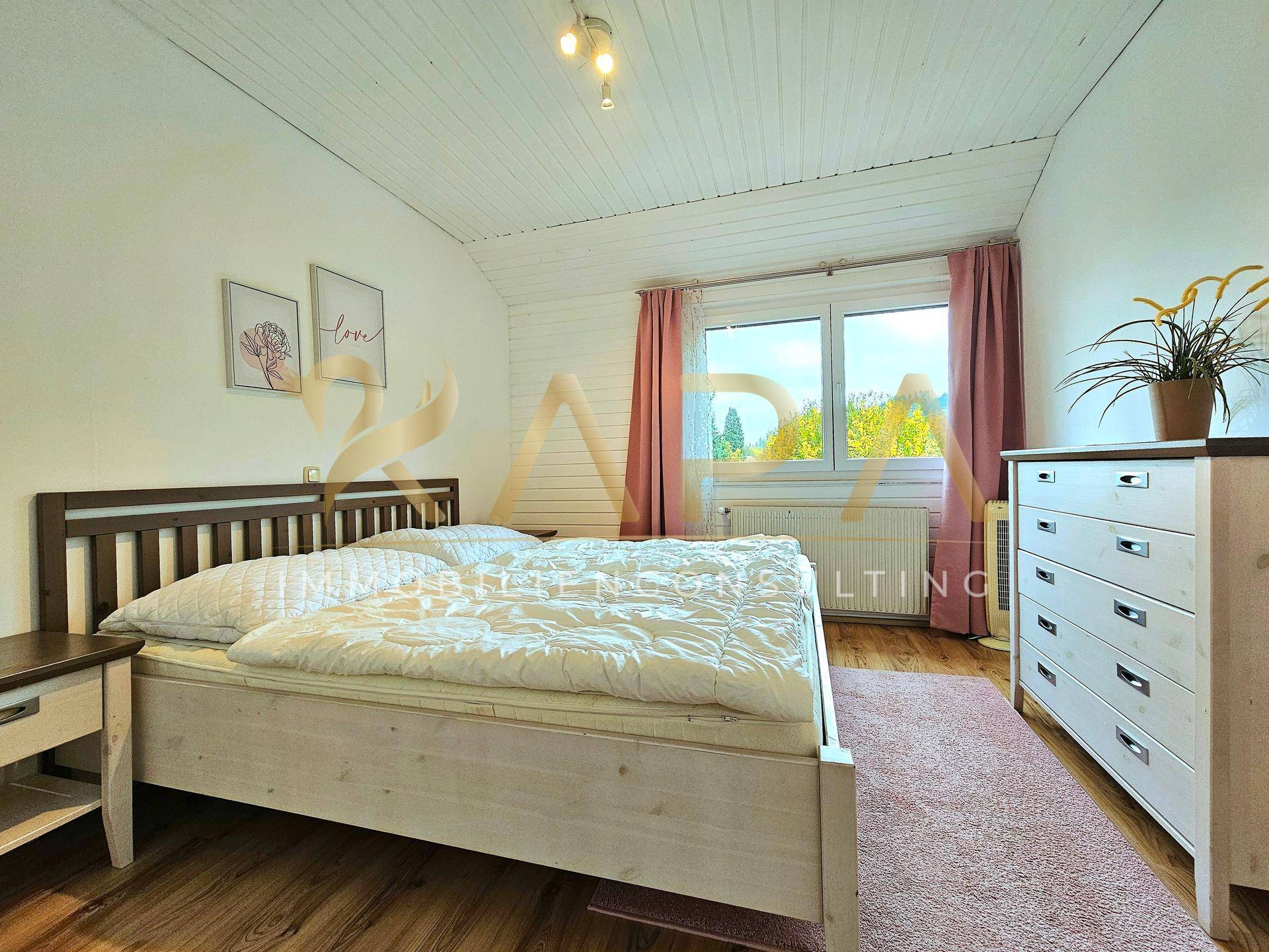 Schlafzimmer 1 (Gast/Kindermädchen)