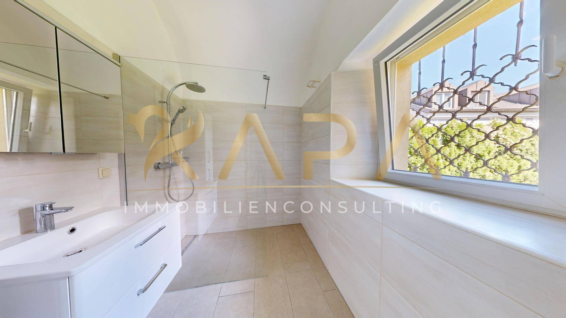Top 3 Badezimmer EG neu saniert