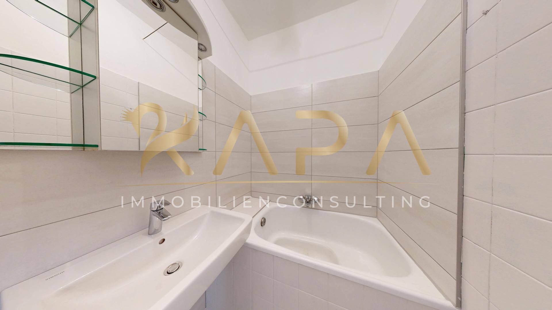 Top 2 Badezimmer EG neu saniert