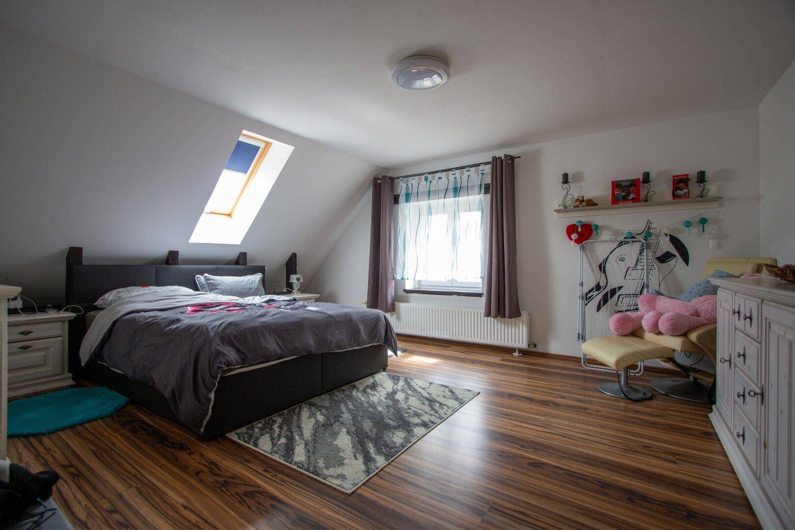 Schlafzimmer - OG